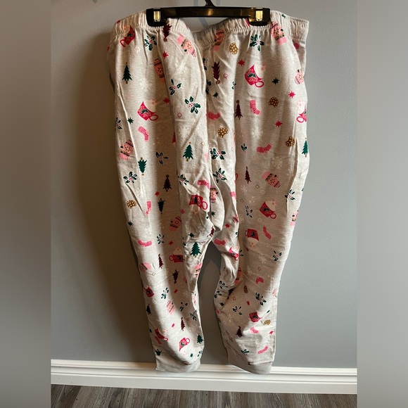 Old Navy Jogger Pajamas - Picture 4 of 9